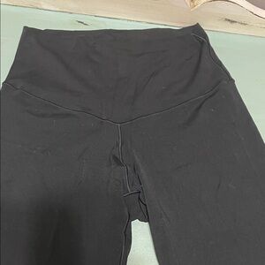 Aerie Black High-Waisted Medium short Leggings